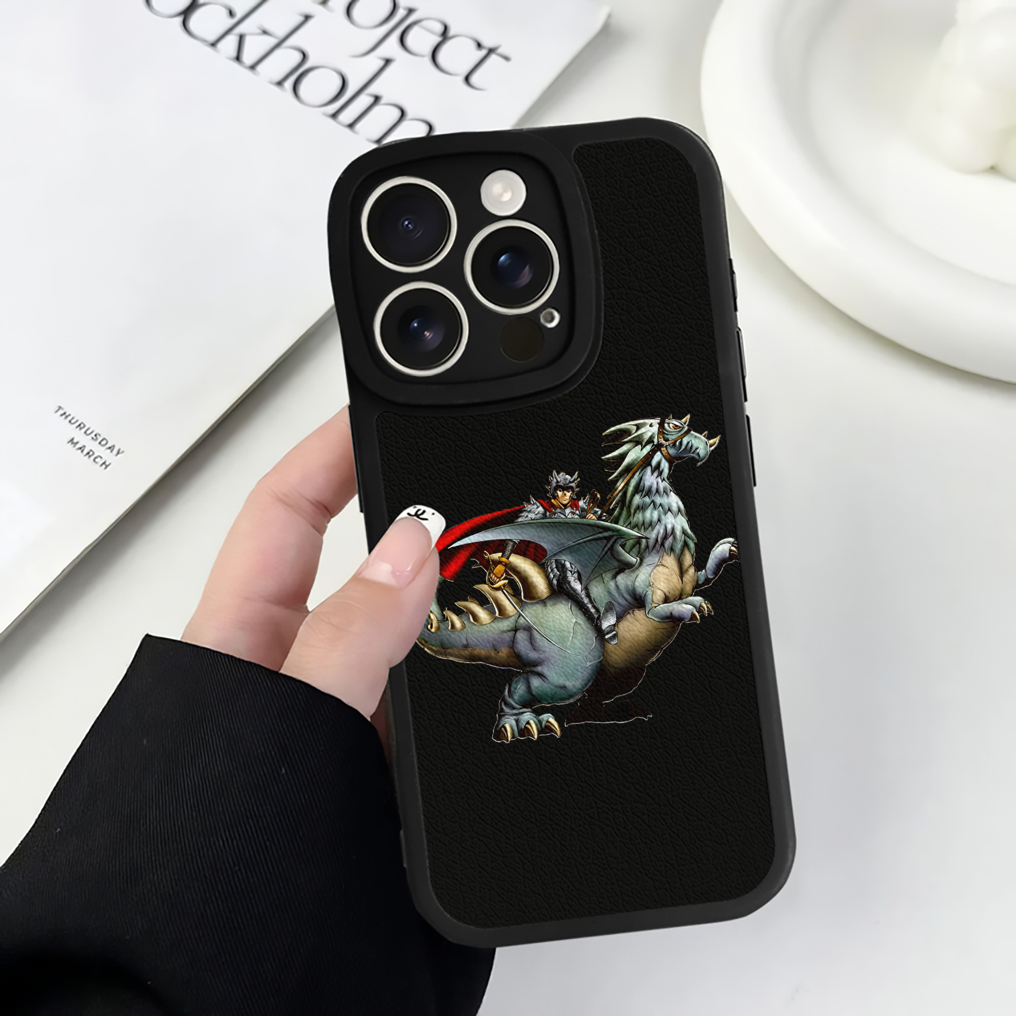 （画像用） 遊☆戯☆王 Yu-Gi-Oh! 【iPhone 16シリーズ対応】シリコンスマホケース（レザー調） 材質：シリコン